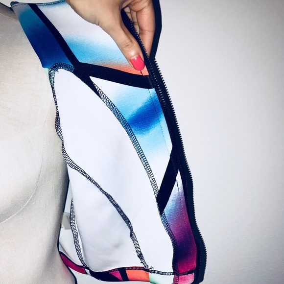 Colorful Crop-top - Picture 5 of 6